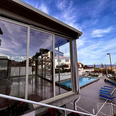 Hotel Lachea Aci Trezza Bagian luar foto